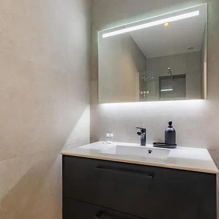 Spacious Air-conditioned In Bastille, 11th * Paris