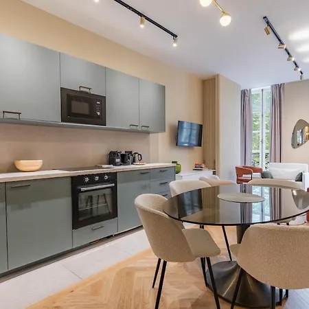 Spacious Air-conditioned In Bastille, 11th Apartament *