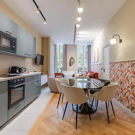 Apartament Spacious Air-conditioned In Bastille, 11th