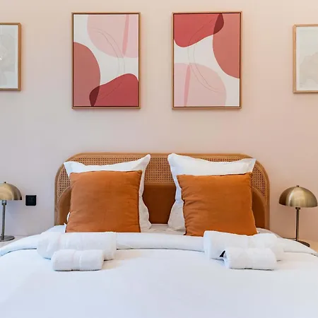 Spacious Air-conditioned In Bastille, 11th Paris